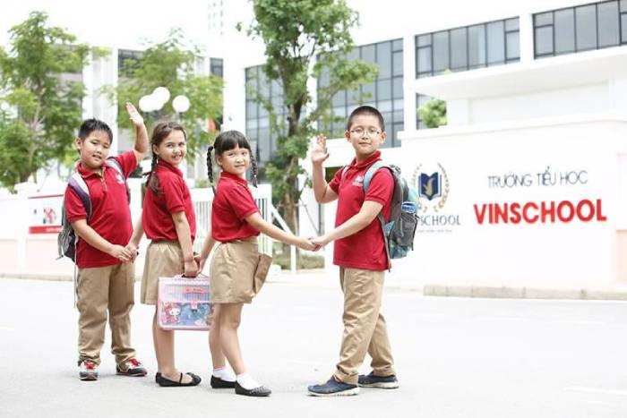 Sắc đỏ nổi bật của đồng phục trường Vinschool