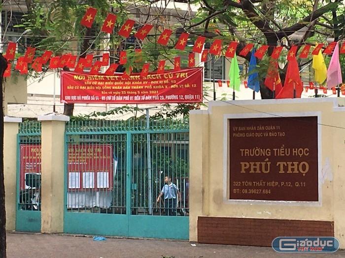 Phụ huynh "tố" tiểu học Phú Thọ lạm thu, Phòng Giáo dục quận 11 trả lời ra sao?