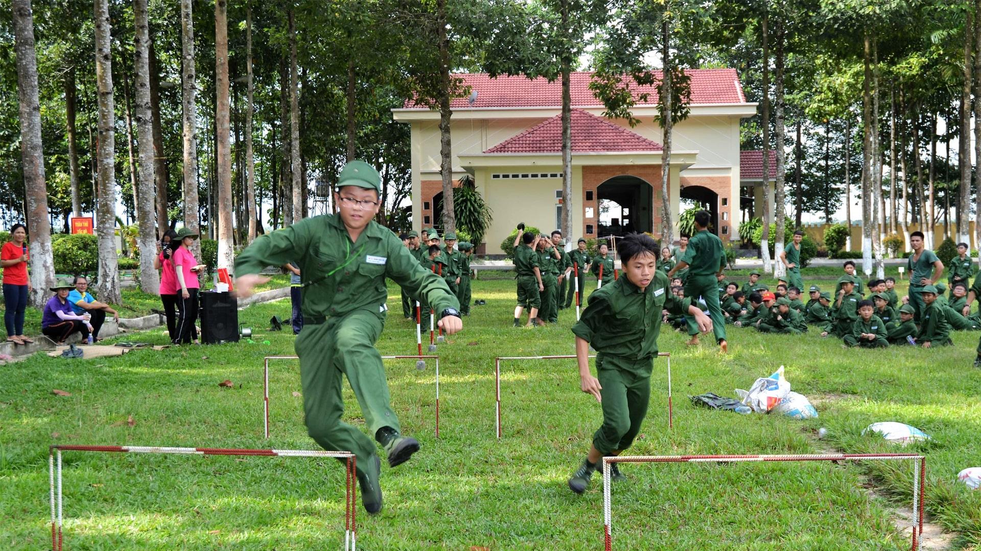 trai-he-quan-doi-dao-tao-gi-min